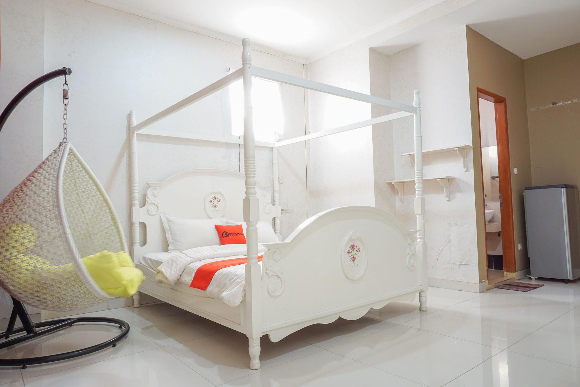Hotel RedDoorz near Kemang Square Dżakarta Zewnętrze zdjęcie