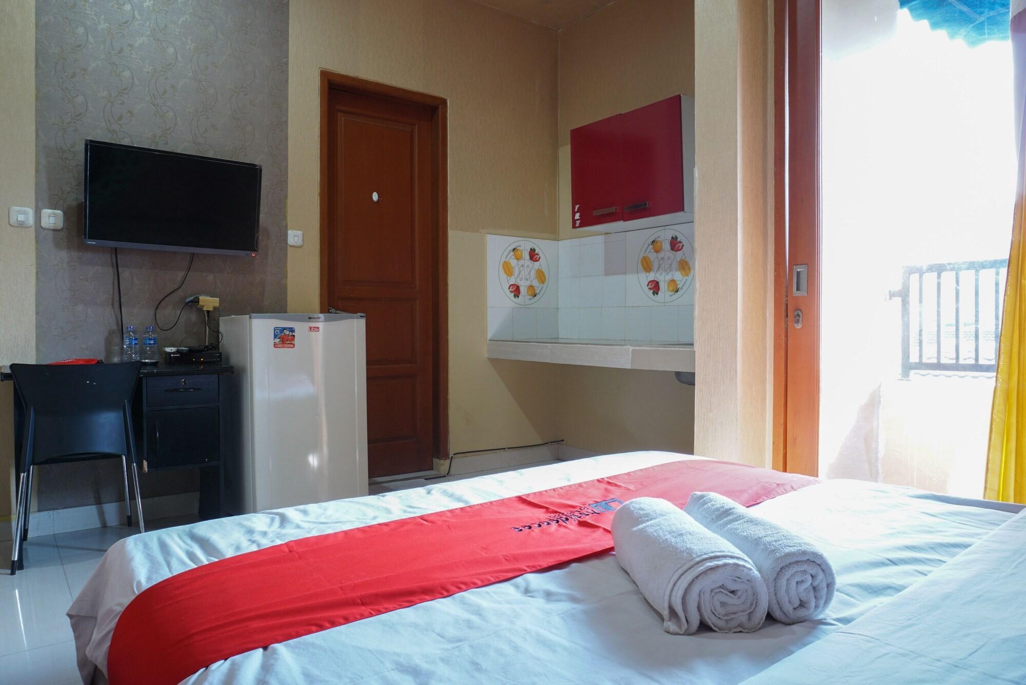 Hotel RedDoorz near Kemang Square Dżakarta Zewnętrze zdjęcie