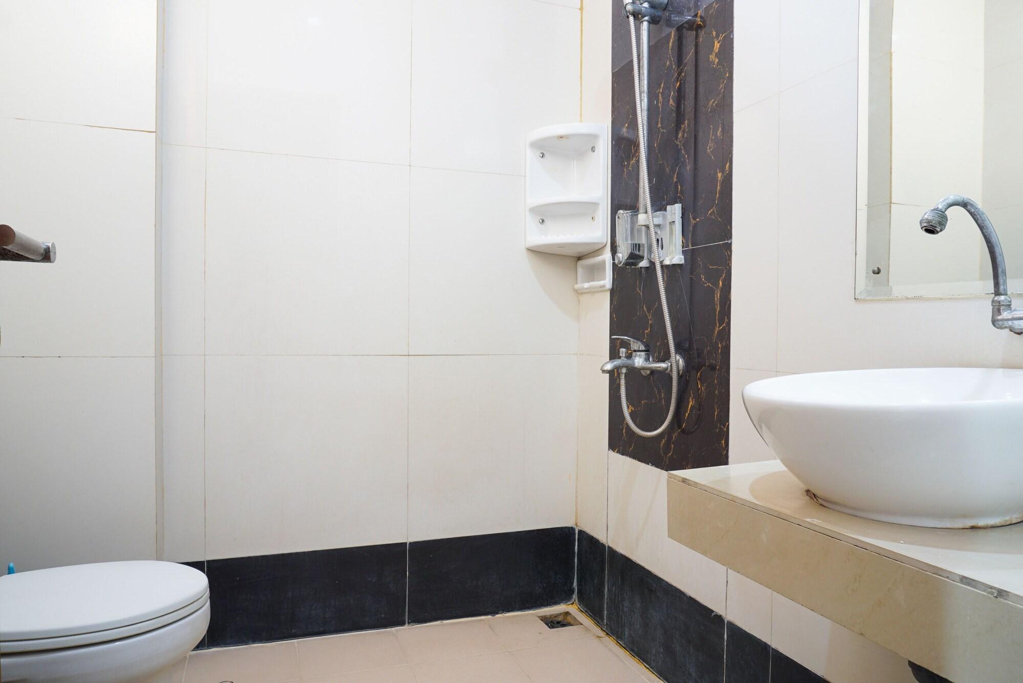 Hotel RedDoorz near Kemang Square Dżakarta Zewnętrze zdjęcie