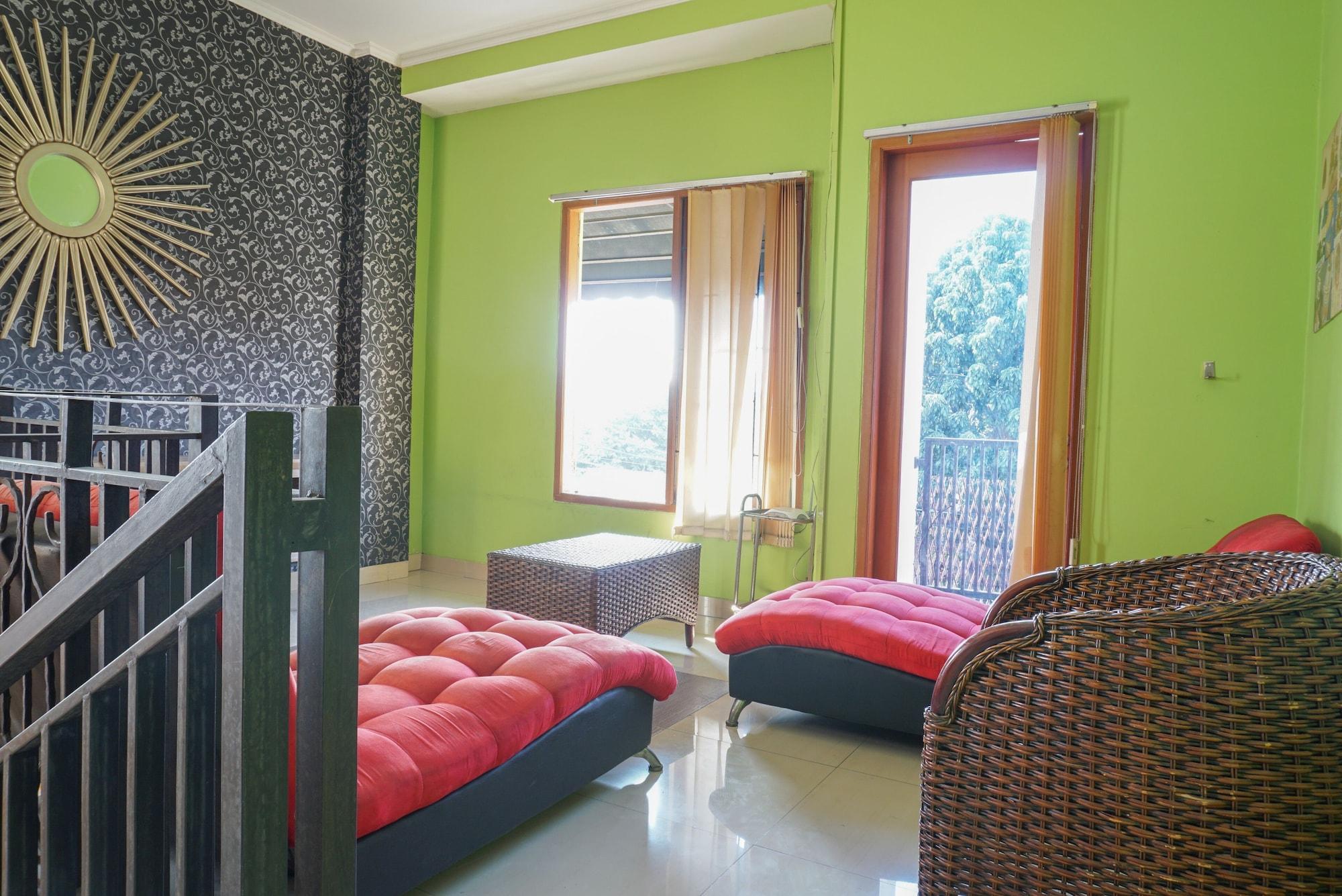 Hotel RedDoorz near Kemang Square Dżakarta Zewnętrze zdjęcie