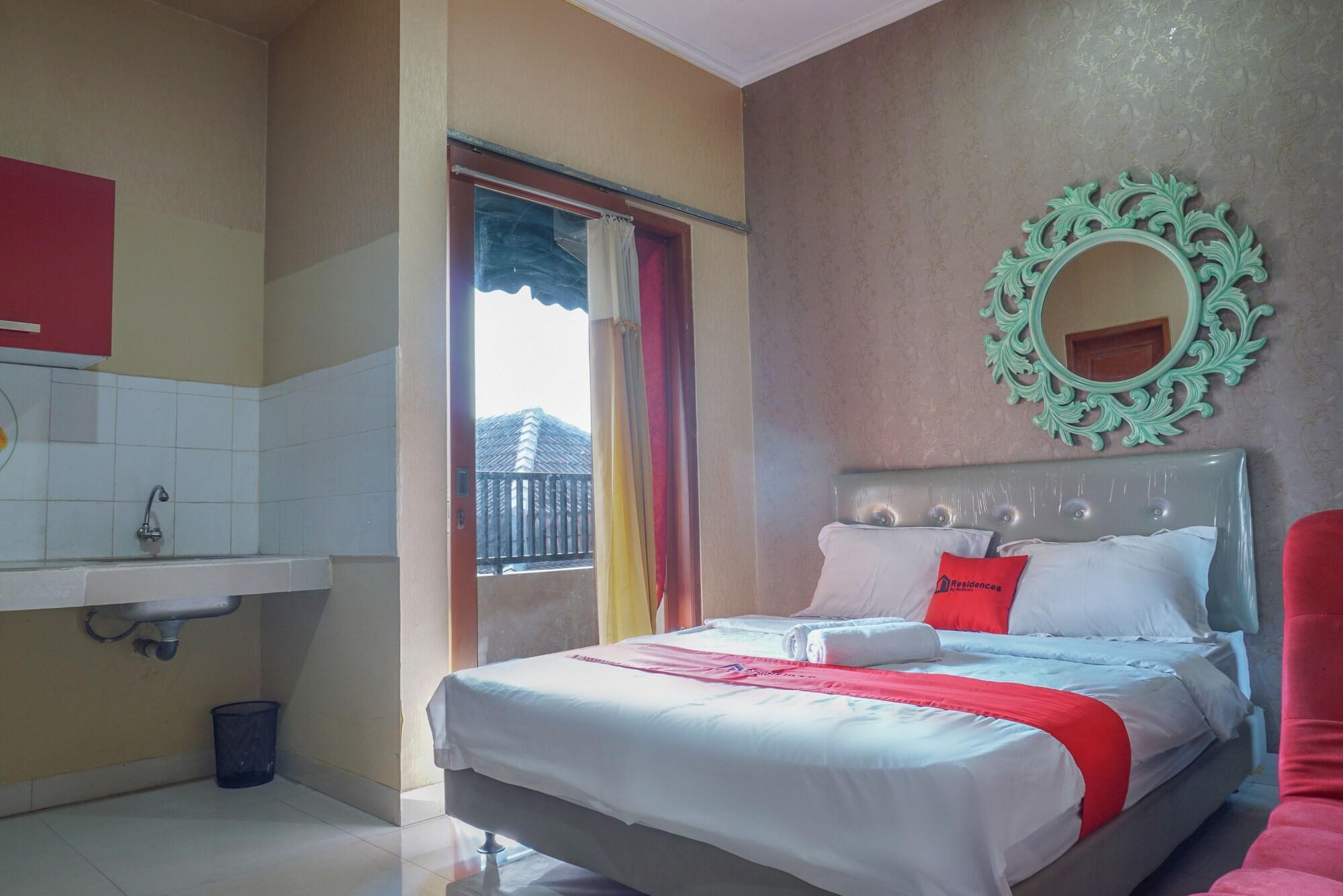 Hotel RedDoorz near Kemang Square Dżakarta Zewnętrze zdjęcie